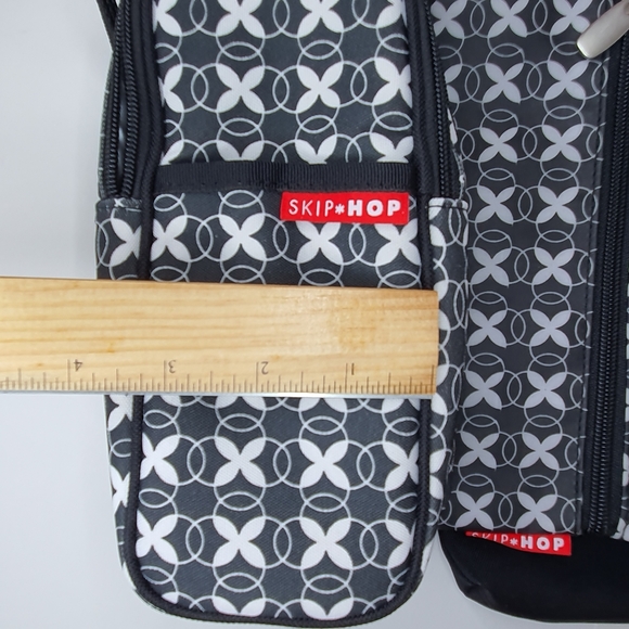 Skip * Hop Baby Essentials (5 items) and Mudpie Cow Socks + FREE GIFT - Picture 5 of 12